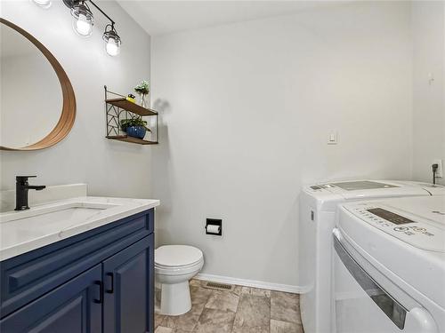 2 piece bath - 178 Daly Crescent, Brandon, MB - Indoor Photo Showing Other Room