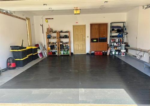 178 Daly Crescent, Brandon, MB - Indoor Photo Showing Garage
