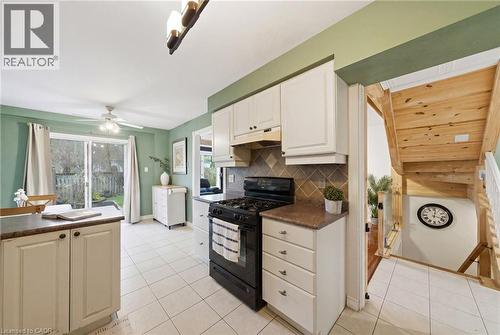 11 Tomahawk Drive, Grimsby, ON - Indoor Photo Showing Kitchen