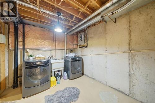 11 Tomahawk Drive, Grimsby, ON - Indoor Photo Showing Laundry Room