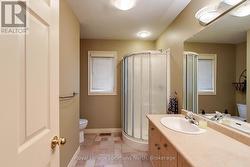 Main Floor 3pc guest bath - 