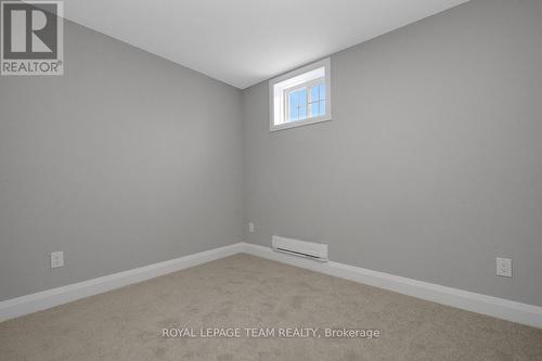 B - 558 Ashbourne Crescent, Ottawa, ON - Indoor Photo Showing Other Room
