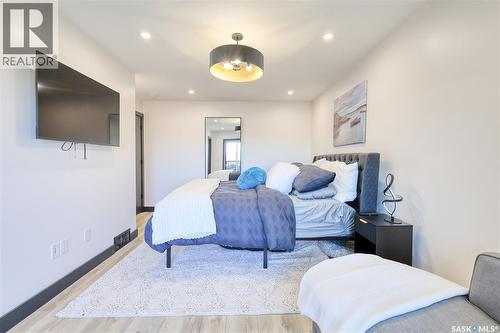 2725 Preston Avenue S, Saskatoon, SK - Indoor Photo Showing Bedroom