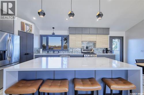 2725 Preston Avenue S, Saskatoon, SK - Indoor Photo Showing Kitchen With Upgraded Kitchen