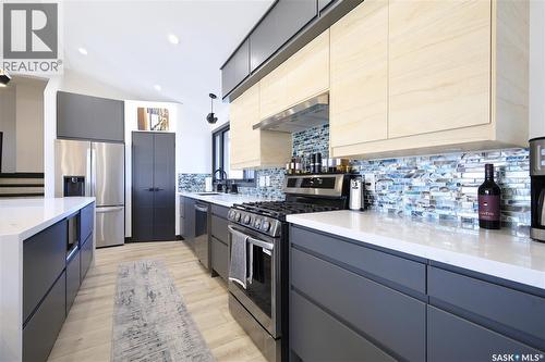 2725 Preston Avenue S, Saskatoon, SK - Indoor Photo Showing Kitchen With Upgraded Kitchen