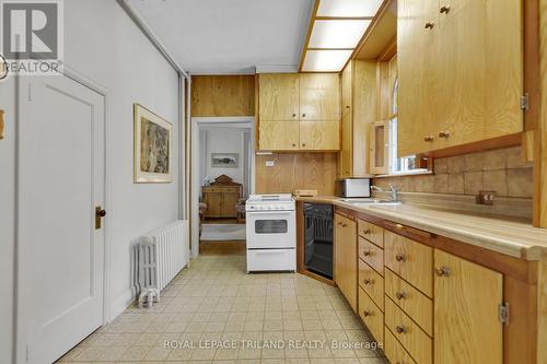 249 Halls Mill Road, London South (South B), ON - Indoor Photo Showing Kitchen