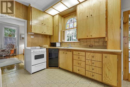 249 Halls Mill Road, London South (South B), ON - Indoor Photo Showing Kitchen