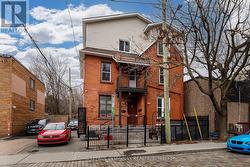 B - 172 COBOURG STREET Ottawa, ON K1N 8H5