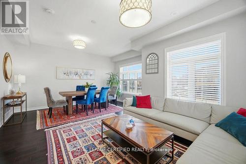 75 Borers Creek Circle, Hamilton, ON - Indoor Photo Showing Living Room