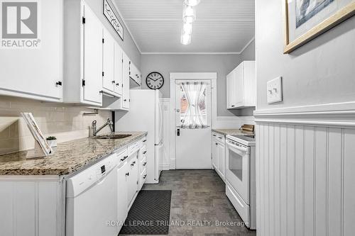 75 Chester Street, St. Thomas, ON - Indoor Photo Showing Kitchen