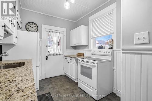75 Chester Street, St. Thomas, ON - Indoor Photo Showing Kitchen