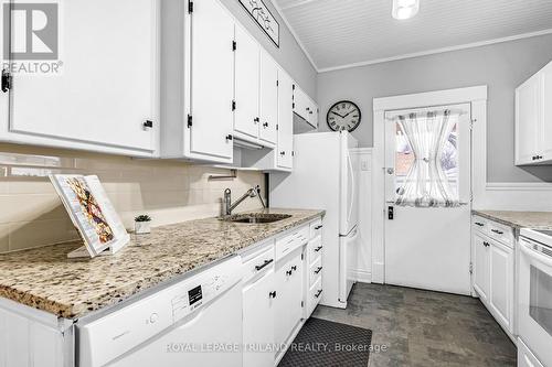 75 Chester Street, St. Thomas, ON - Indoor Photo Showing Kitchen