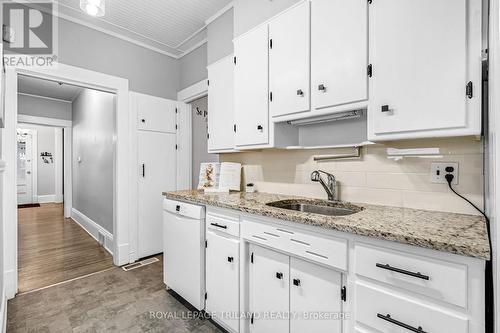 75 Chester Street, St. Thomas, ON - Indoor Photo Showing Kitchen