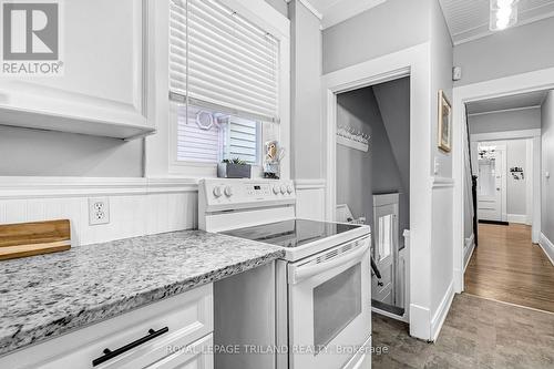 75 Chester Street, St. Thomas, ON - Indoor Photo Showing Kitchen
