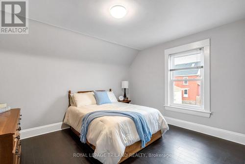 75 Chester Street, St. Thomas, ON - Indoor Photo Showing Bedroom