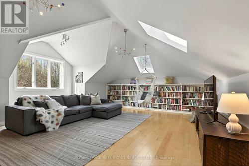 6472 Mcniven Court, Burlington, ON - Indoor