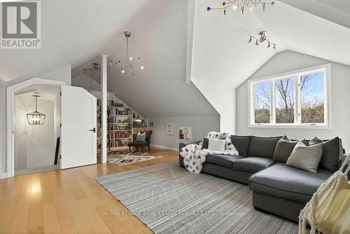 6472 Mcniven Court, Burlington, ON - Indoor