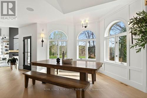 6472 Mcniven Court, Burlington, ON - Indoor Photo Showing Dining Room