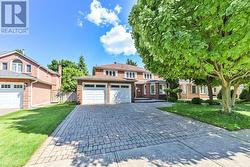 2216 DUNVEGAN AVENUE  Oakville, ON L6J 6P7