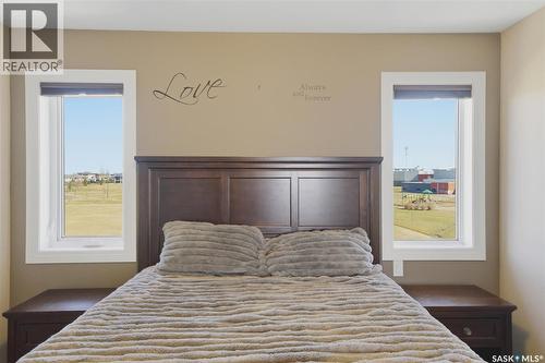 231 Willowgrove Boulevard, Saskatoon, SK - Indoor Photo Showing Bedroom
