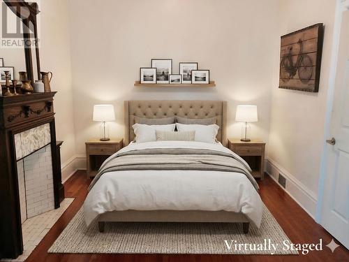 11 Foxley Street, Toronto, ON - Indoor Photo Showing Bedroom