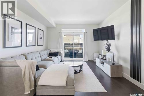 711 Meadows Boulevard, Saskatoon, SK - Indoor Photo Showing Living Room