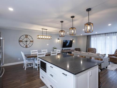 427 Frontenac Bay, Thunder Bay, ON - Indoor