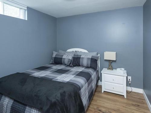 427 Frontenac Bay, Thunder Bay, ON - Indoor Photo Showing Bedroom