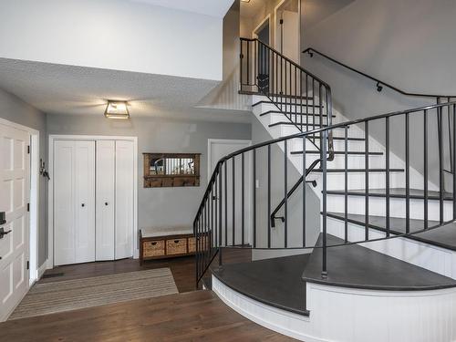 427 Frontenac Bay, Thunder Bay, ON - Indoor Photo Showing Other Room