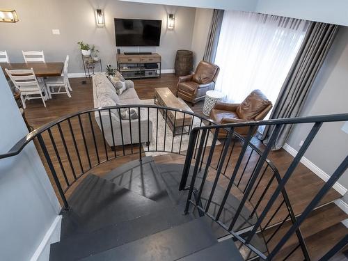 427 Frontenac Bay, Thunder Bay, ON - Indoor
