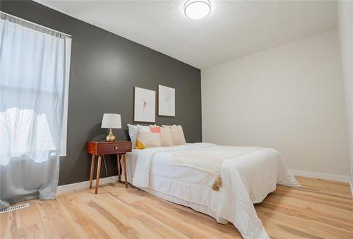 9 Radburn Pl, Winnipeg, MB 