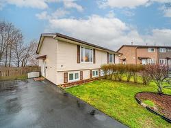 27 Cockburn Court  Lower Sackville, NS B4C 1K4