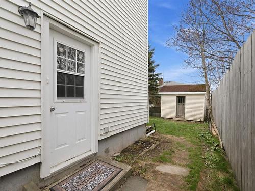 18 Roblea Drive, Dartmouth, NS 