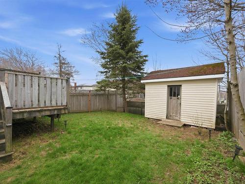 18 Roblea Drive, Dartmouth, NS 