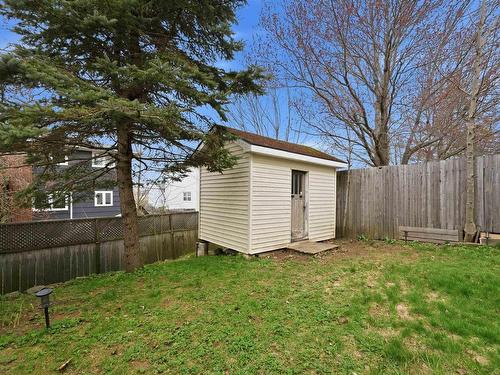 18 Roblea Drive, Dartmouth, NS 
