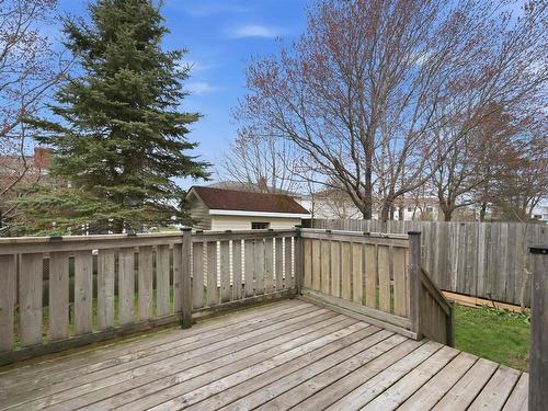 18 Roblea Drive, Dartmouth, NS 