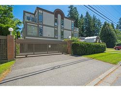 3 1552 EVERALL STREET  White Rock, BC V4B 3S8