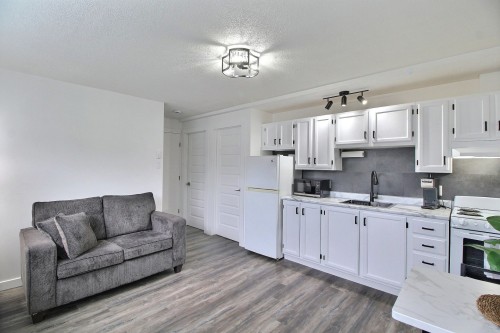 Vue d'ensemble - 641  - 645 Rue Du Rivage, Val-D'Or, QC - Indoor Photo Showing Kitchen