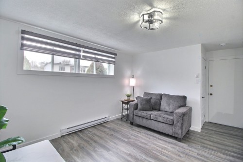 Vue d'ensemble - 641  - 645 Rue Du Rivage, Val-D'Or, QC - Indoor Photo Showing Living Room
