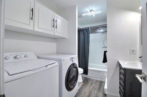 Salle de bains - 641  - 645 Rue Du Rivage, Val-D'Or, QC - Indoor Photo Showing Laundry Room