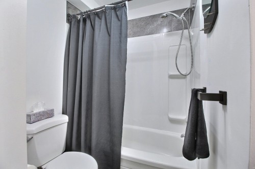 Salle de bains - 641  - 645 Rue Du Rivage, Val-D'Or, QC - Indoor Photo Showing Bathroom