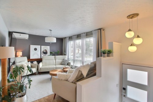 Vue d'ensemble - 641  - 645 Rue Du Rivage, Val-D'Or, QC - Indoor Photo Showing Living Room
