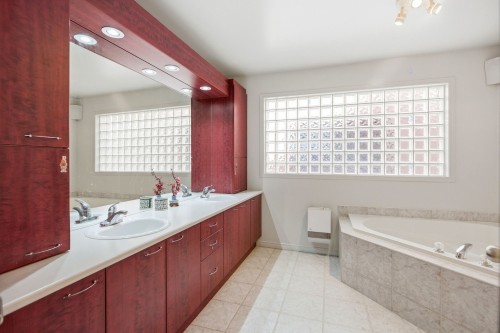 Salle de bains - 179 Av. Dresden, Mont-Royal, QC - Indoor Photo Showing Bathroom