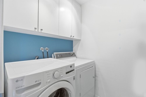 Salle de lavage - 179 Av. Dresden, Mont-Royal, QC - Indoor Photo Showing Laundry Room