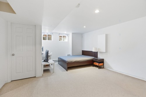 Salle familiale - 179 Av. Dresden, Mont-Royal, QC - Indoor