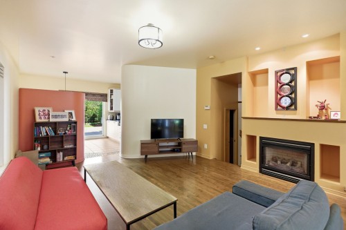 Salon - 179 Av. Dresden, Mont-Royal, QC - Indoor Photo Showing Living Room With Fireplace