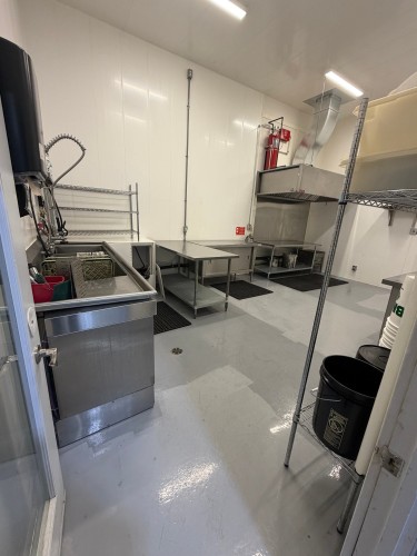 Kitchen - 1520 Route 117, Val-David, QC - Indoor Photo Showing Garage