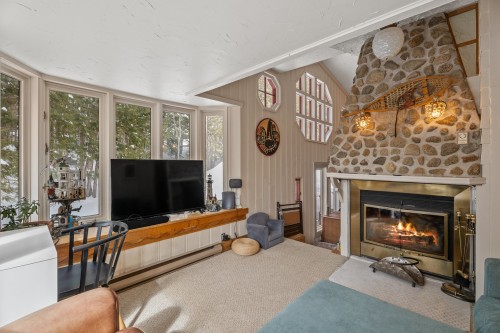 Salon - 431 Ch. Du Lac-Earl E., Montcalm, QC - Indoor Photo Showing Living Room With Fireplace