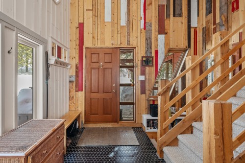 Hall d'entrée/Vestibule - 431 Ch. Du Lac-Earl E., Montcalm, QC - Indoor Photo Showing Other Room