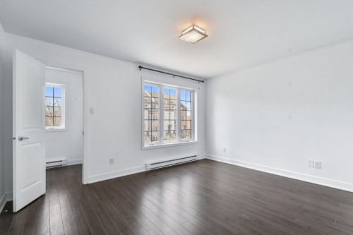 Chambre à coucher principale - 671 Rue De Pompadour, Mascouche, QC - Indoor Photo Showing Other Room